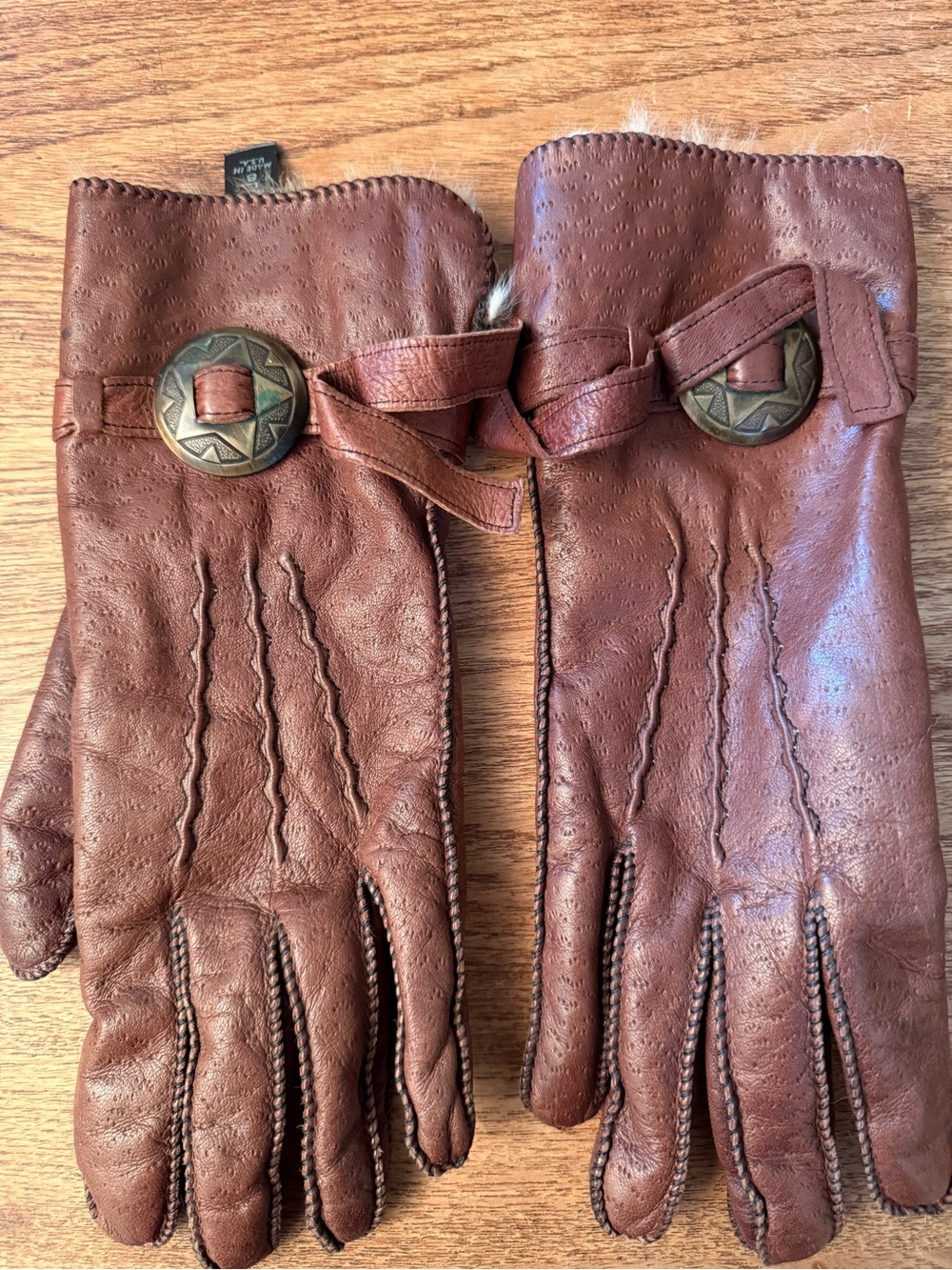Brown Leather Women's Driving Gloves with Decorative Button
